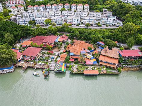 Lost Paradise Resort .